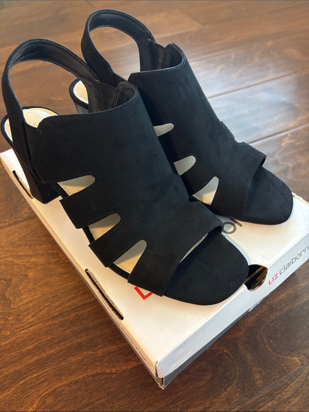 NWOT Liz Claiborne Black Gillroy Sandals